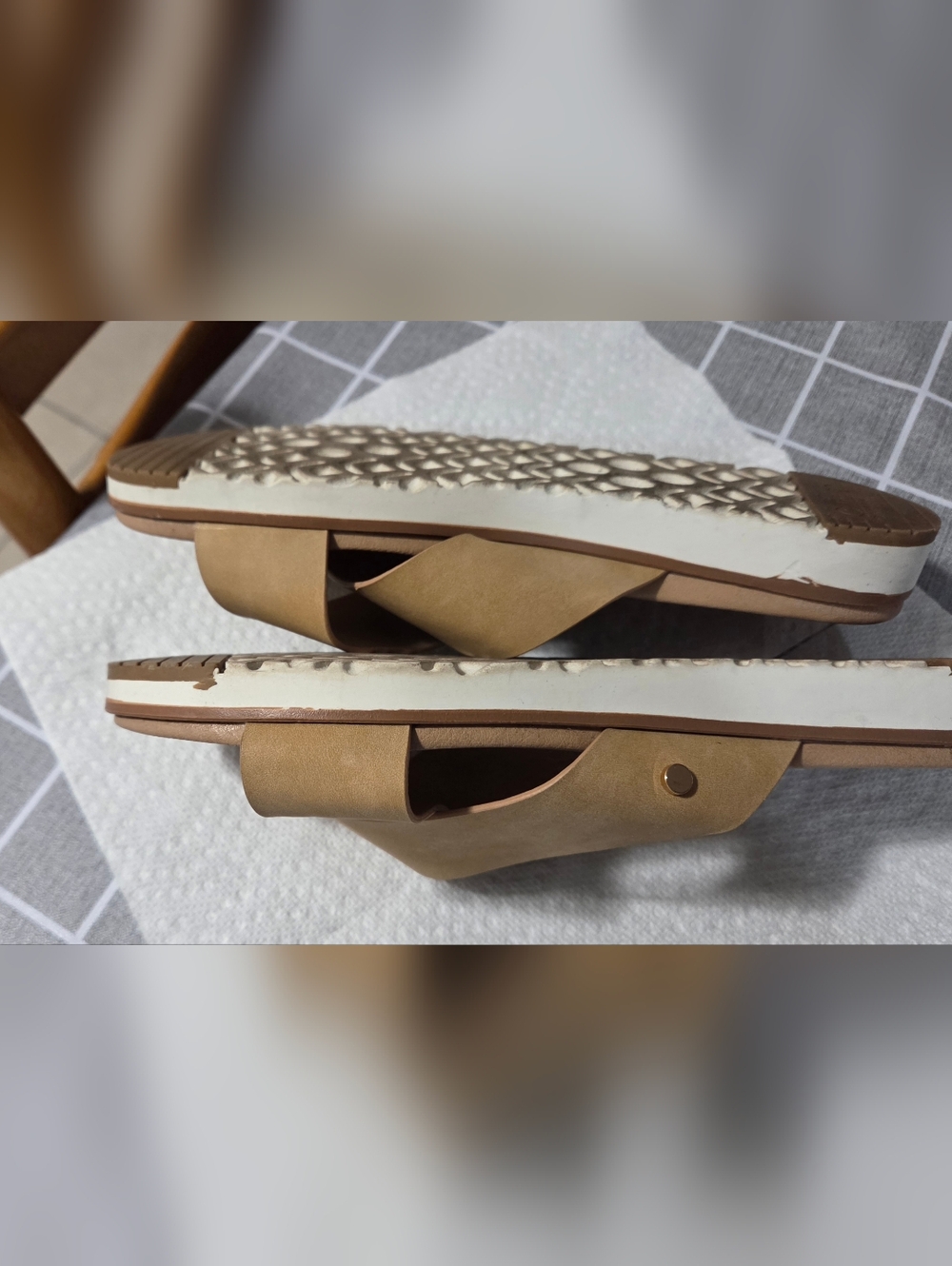Catherine Malandrino Tan Cross-Strap Sandals - Picture 2 of 3